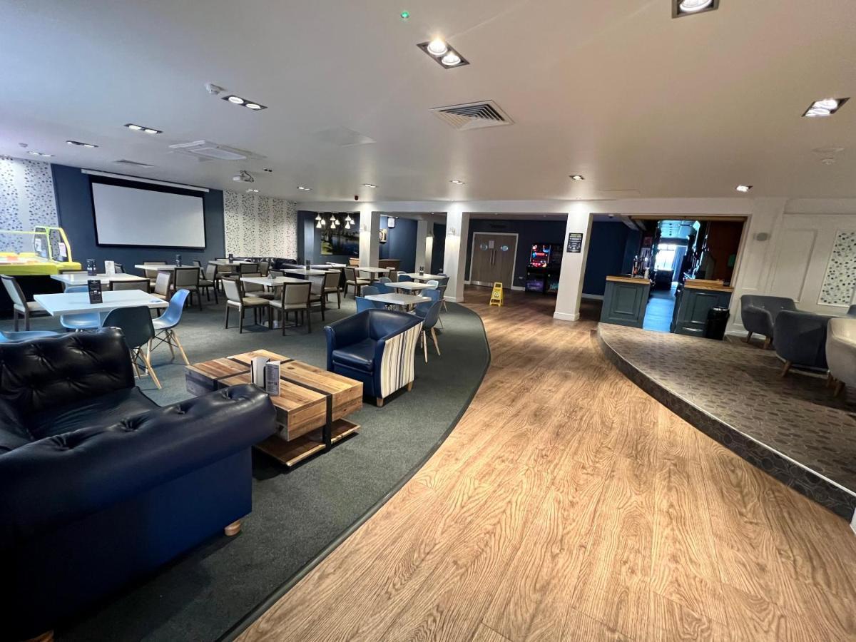 Mallard Corner, Cosy Cotswold Lakeview Lodge South Cerney Esterno foto