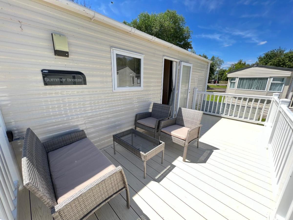 Mallard Corner, Cosy Cotswold Lakeview Lodge South Cerney Esterno foto